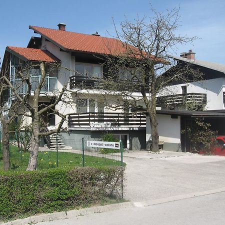 Rooms And Apartment Na Poljani Škofja Loka المظهر الخارجي الصورة