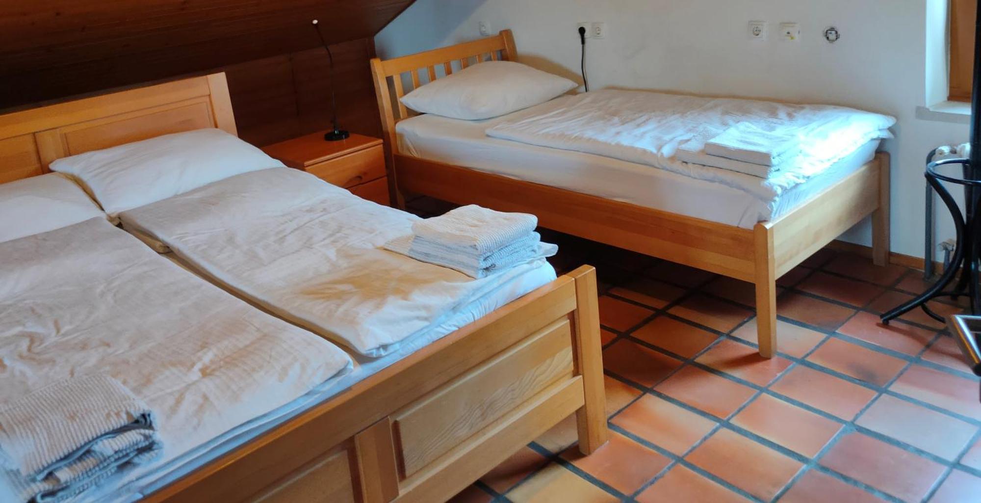 Rooms And Apartment Na Poljani Škofja Loka الغرفة الصورة